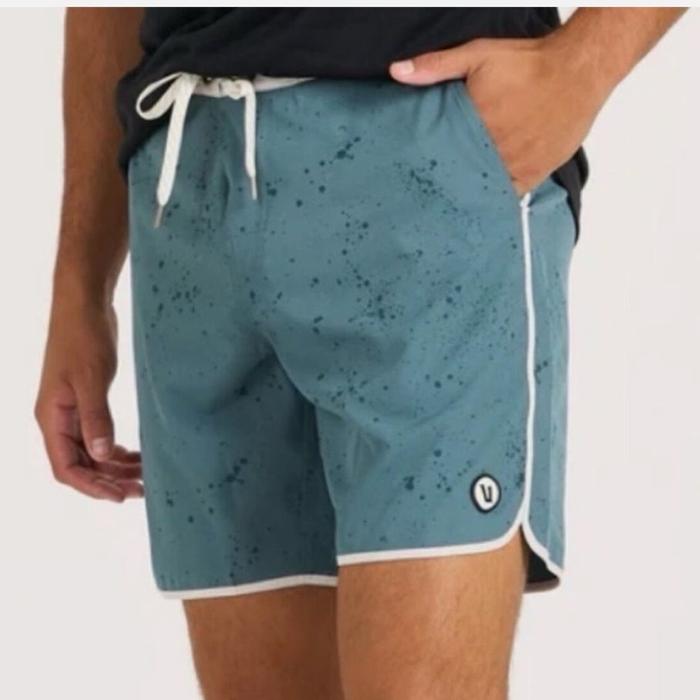 Vuori Cruise Boardshort Steel Blue Splatter
Blue, Gray